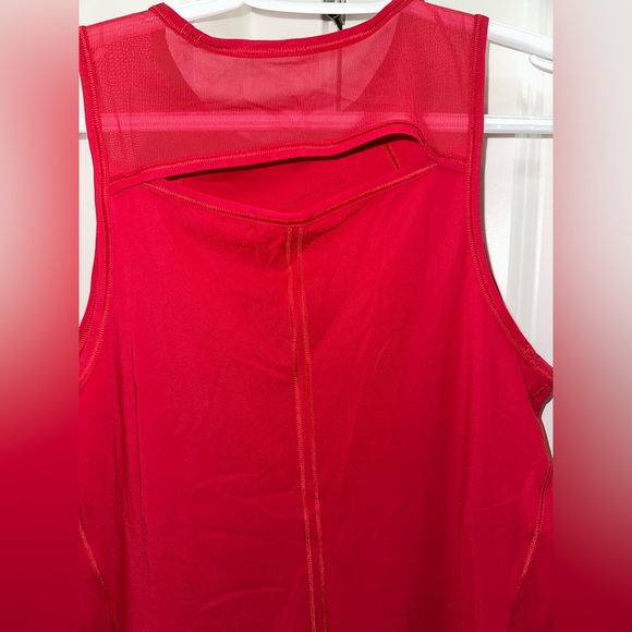 Red lululemon workout top - never worn! - Picture 5 of 6